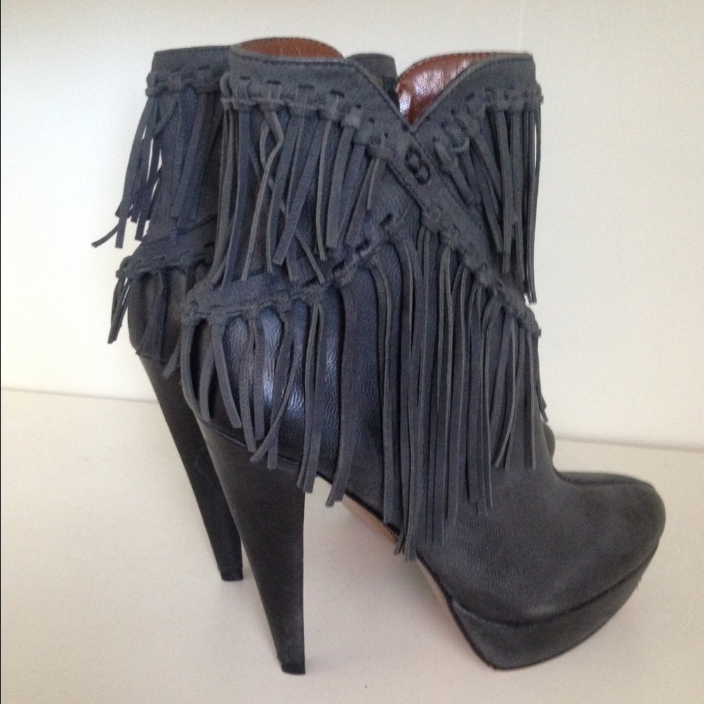 Boots - Picture 4 of 4